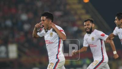 José Mario Pinto anotó el primer tanto de la noche.