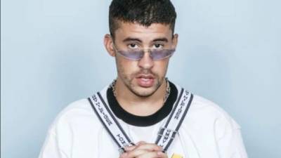 Bad Bunny también arremetió contra Donald Trump, a quien llamó presidente del racismo.