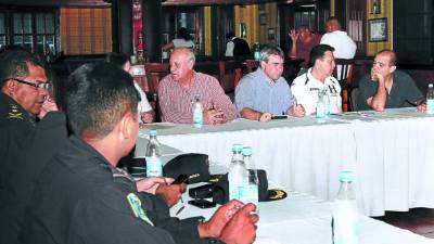 Una de las prioridades en la reunión fue asegurar la estrategia para que no haya más público del permitido en el estadio.
