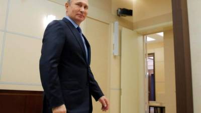 La filtración de los 'papeles de Panamá' apunta en primer lugar contra el presidente ruso, Vladímir Putin, y persigue desestabilizar la situación en Rusia, dijo hoy el portavoz del Kremlin, Dmitri Peskov.
