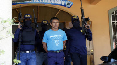 Según la Policía Carlos Cruz utilizaba el taxi para extorsionar a sus víctimas.