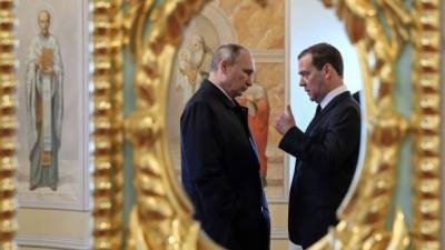 Putin aceptó la renuncia de su primer ministro, Medvedev, y se prepara para asumir su cargo./AFP.