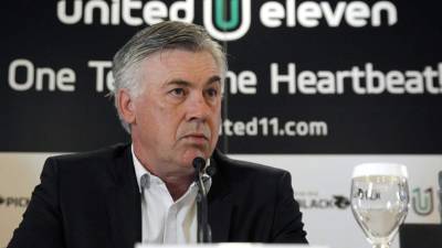 Ancelotti en la presentación de un videojuego futbolístico al que prestará su imagen.