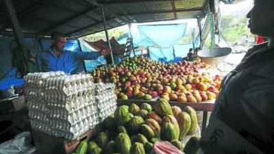 En este negocio se produjo el tiroteo entre el comerciante y el policía.