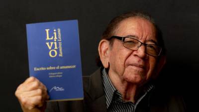 El poeta hondureño Livio Ramírez, tiene 50 años de carrera literaria.