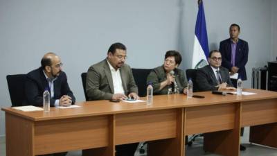 Jorge Machado, Omar Rivera, Vilma Morales y Alberto Solórzano, miembros de la Comisión Depuradora.