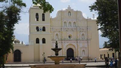 Templo:La iglesia catedral de Comayagua fue inaugurada en 1711 y nombrada como catedral cuatro años más tarde. Fotos: Amílcar Izaguirre