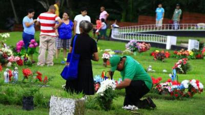 Los hondureños recordaron a sus difuntos en el Día de los Muertos.