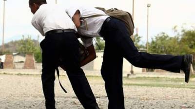 Las víctimas de bullying pueden denunciar sus casos a la línea gratuita habilitada por la Secretaría de Educación.