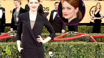 Emma Stone. Elegante y juvenil. Lució su cabello de lado al frente y una coleta baja que le aportó a su look de alfombra roja un toque despreocupado y sofisticado.