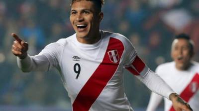 Paolo Guerrero, es un jugador importante en la selección de Perú.