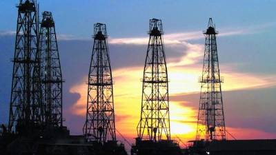 Las petroleras de EE.UU. tuvieron su auge con dinero prestado. La deuda corporativa se disparó en años recientes.