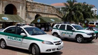 El agente policial obligó a un vendedor de droga a comerse el alucinógeno.