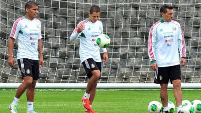 Carlos Salcido junto a 'Chicharito' Hernández y 'Chaco' Giménez.