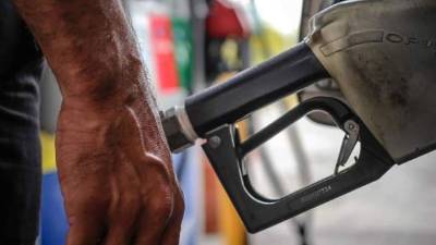 Desde las 6:00 am de hoy se están aplicando las alzas y rebajas en los derivados del petróleo. Foto: Yosehp Amaya.