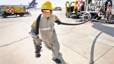 Las aerolíneas figuran entre los mayores beneficiarios de la reciente caída en los precios del petróleo.