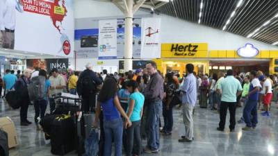 Mas de mil viajeros quedaron varados tras huracán