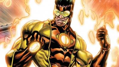 La misión del Capitán Citrus es aumentar las ventas de jugo de naranja.