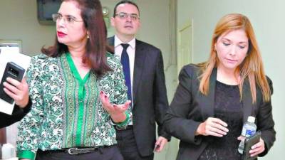 Rixi Moncada, del Partido Libre, es la presidenta del CNE y ya logró que la represente liberal Ana Paola Hall la respaldara.