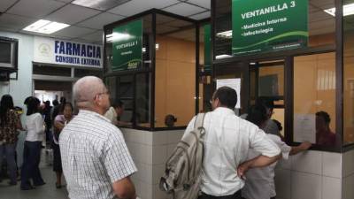 Los derechohabientes están cansados de que no haya medicinas en los hospitales del Seguro Social.