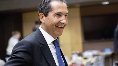 El empresario francés Patrick Drahi ha sido uno de los actores más activos en la ola de fusiones en el sector europeo de telecomunicaciones.