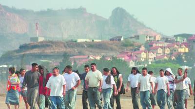 Miles de hondureños son deportados cada año de Estados Unidos.