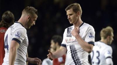 Los jugadores del Tottenham lamentaron el no poder ganar en casa. Foto EFE/ Will Over.
