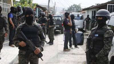 Los miembros de la Policía Militar allanaron cinco viviendas en la primera etapade la colonia Satélite y al final no hubo decomiso de armas y droga ni personas detenidas.
