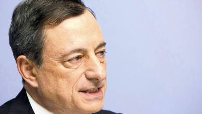 Draghi anuncia que el BCE comprará activos por 60.000 millones de euros mensuales hasta fines de 2016.