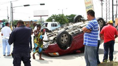 Este es tan solo un ejemplo de muchos accidentes que se producen en la ciudad debido a la imprudencia de los conductores.