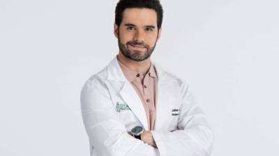 En 'La Mexicana y el Güero', Eleazar Gómez interpretaba a Sebastián de la Mora, un médico que aún no acepta sus preferencias sexuales.