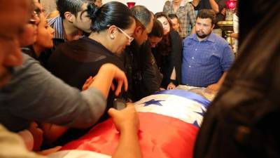 El féretro de Marco Antonio Andino fue acobijado por las banderas de Honduras y del Partido Liberal.