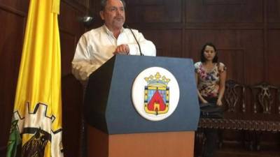 Guillermo Milla terminó renunciando a su militancia del PAC