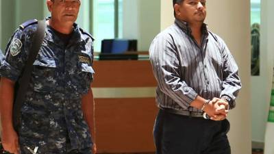 Juan Carlos Munguía llegó ayer en la mañana al Palacio Judicial a la audiencia inicial.