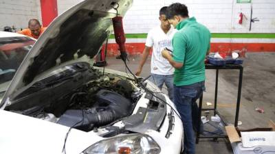 En las instalaciones de la empresa Tomza se hace el cambio al sistema LPG.