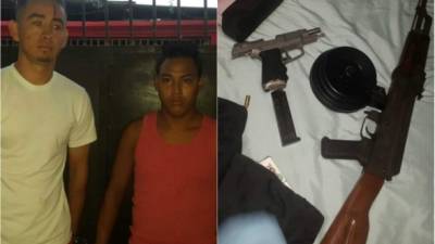 Detenidos al lado izquierdo y armas encontradas durante el operativo.