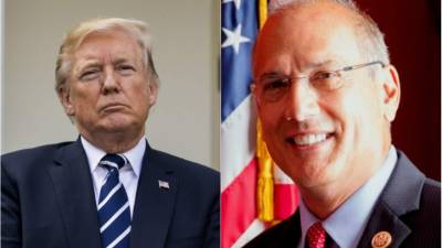 El presidente de Estados Unidos, Donald Trump y el legislador republicano Tom Marino.