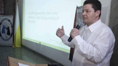 Los asistentes despejaron sus dudas sobre el sistema de salud en Honduras. Foto: Wendell Escoto.