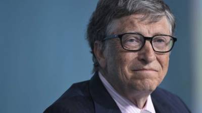 Para Bill Gates se debe mejorar la vida de las zonas más pobres no son las computadoras o internet. AFP