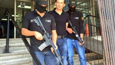 Carlos Alberto Valladares García enfrenta tres cargos ante la Corte del Distrito Sur de Nueva York por conspirar para trasegar cocaína hacia Estados Unidos y se le vincula en asesinatos.