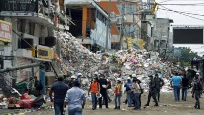 Vista de edificios afectados en la ciudad de Manta, por el terremoto que sacudió la costa norte de Ecuador el 16 de abril de 2016. EFE/Archivo