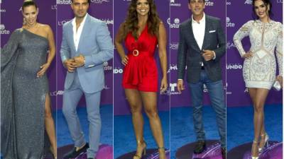 Colores fuertes y sólidos, vestidos cortos y maquillajes 'nude' dominaron la alfombra azul de los Premios Tu Mundo, de Telemundo.En esta alfombra brillaron por su ausencia los vertiginosos escotes de años anteriores y las osadas transparencias.Por su parte, a su paso por la alfombra los caballeros obviaron las corbatas, aunque sí se dejaron ver chaquetas entalladas, de múltiples colores y hasta con estampados.