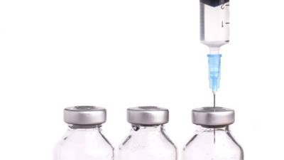 La vacuna de la TCV para el uso rutinario en niños mayores de seis meses en países donde la fiebre tifoidea es endémica.