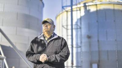 Jim Benham es uno de los agricultores estadounidenses que está utilzando semillas no transgénicas.