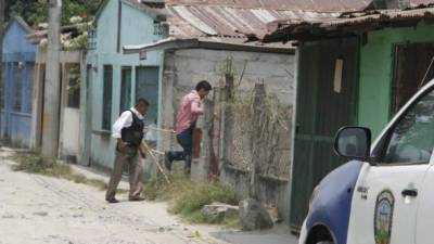 Ayer, agentes de la DNIC inspeccionaron la casa en que se encontraba el cadáver.