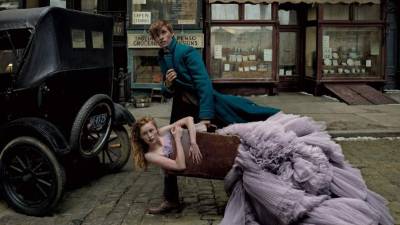 Eddie Redmayne volverá a encarnar al mago Newt Scamander.