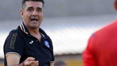 Diego Vázquez, reclamando a uno de los árbitros. Foto Delmer Martínez