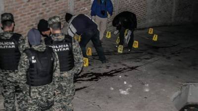 En un callejón de la colonia Villafranca, de la capital, fueron asesinados tres amigos.