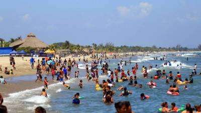 Las playas de La Ceiba son una opción para los turistas que disfrutarán del feriadón.
