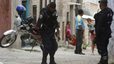La cerveza que ingería quedó cerca del victimado.
